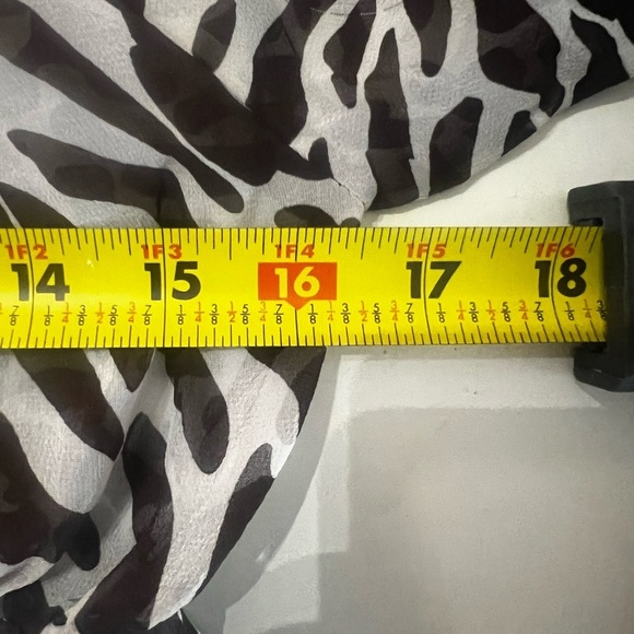 Micheal Micheal Kors Long Sleeve Blouse Sheer Zebra Print Size Small Silk - Picture 8 of 9